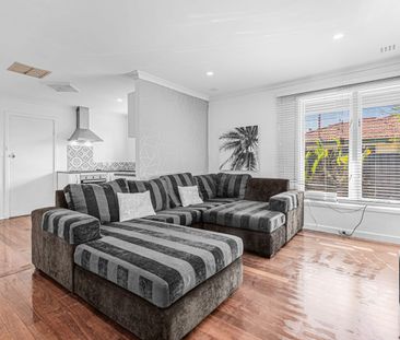Spacious Family Home with Large Outdoor Area - Photo 5