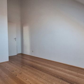 Tolle 2 Zimmer DG-Wohnung in Ruhelage inkl. Nutzung Gemeinschaftsterrasse - Photo 1