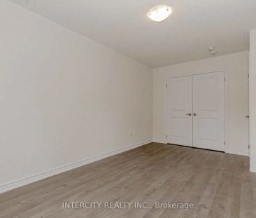 Property For Lease | X8430088 - Photo 5