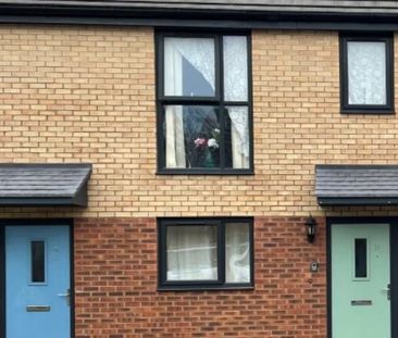 5 DELVES DRIVE, PARR - Photo 1