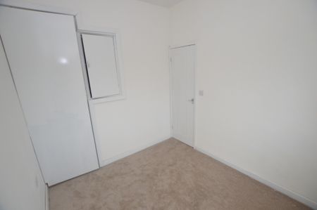 2 Bedroom Terraced House - Photo 4