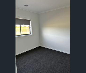 FOUR BEDROOM HOUSE - GASKIN RISE ESTATE - Photo 4