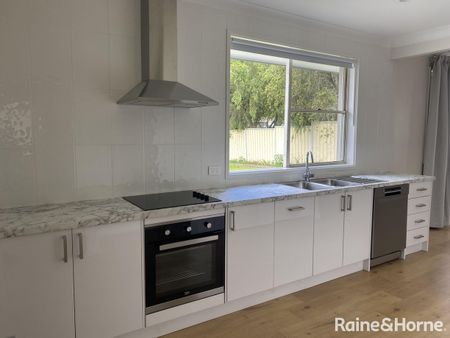 3 Bedroom Home in Colo Vale - Photo 5