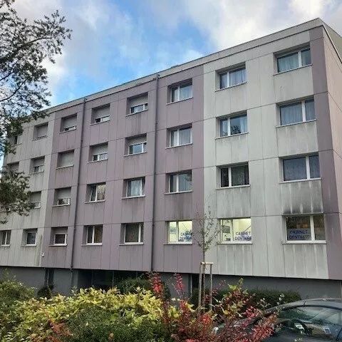 Bel appartement rénové à louer dans un quartier calme - Photo 2