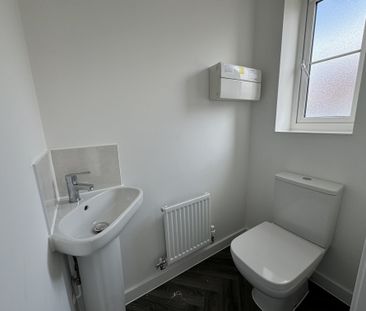 Blumenthal Close, Corby, Weldon - Photo 5