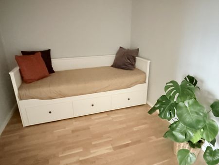 Ljus och unik etagelägenhet med två stora terrasser och fantastisk utsikt i Nacka! - Photo 3