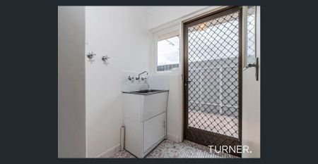 Contemporary 2-bedroom unit in great condition. - Photo 4