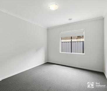 This spacious family home offers comfortable living in a convenient... - Photo 5