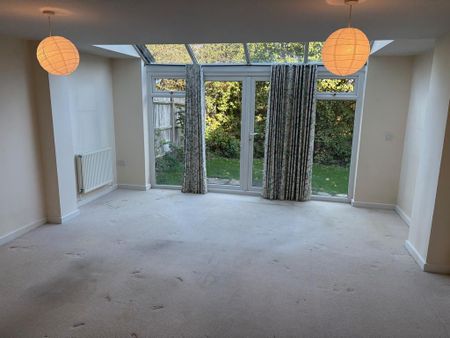 3 bedroom semi-detached house to rent - Photo 2