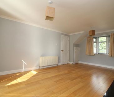 2 bedroom end of terrace house to rent - Photo 4