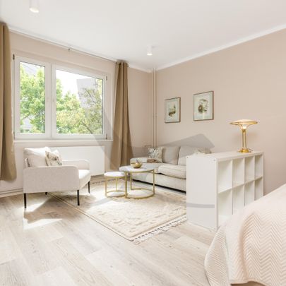 Modern Single Living - Photo 1