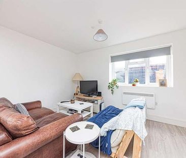 Broad Street Walk, Wokingham, RG40 - Photo 1