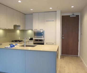 1 Bedroom w/parking & utilities-Cambie St -Vancouver- Oakridge/Langara - Photo 3