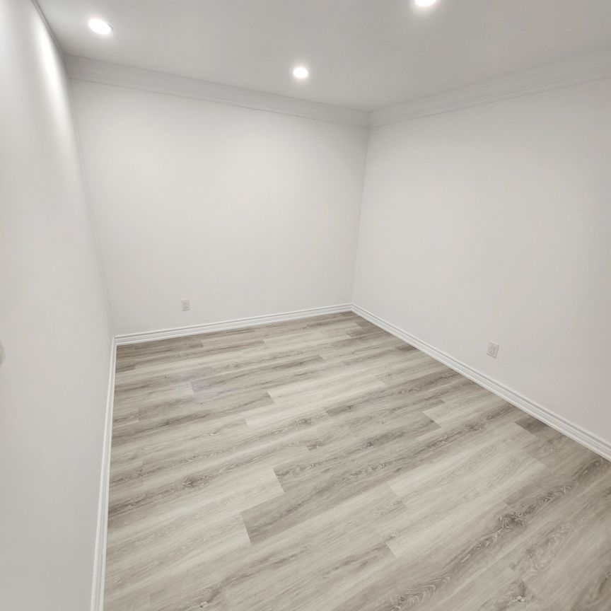 For Lease - 759 Bloor Street Unit# Basement, Mississauga, Ontario - Photo 1