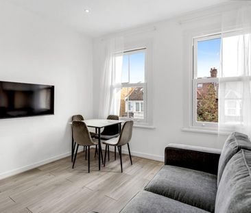 2 bedroom Flat To Let Total Size: 630 SQ FT - Photo 2