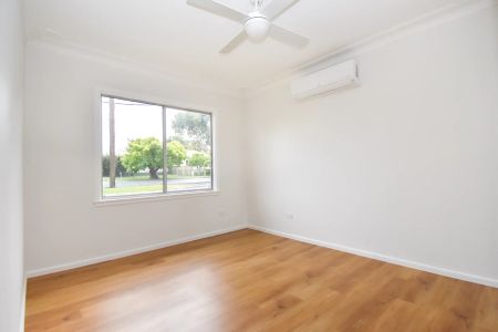 Charming Perry Oval Home - Photo 5