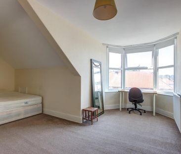 4 bedroom maisonette to rent - Photo 4