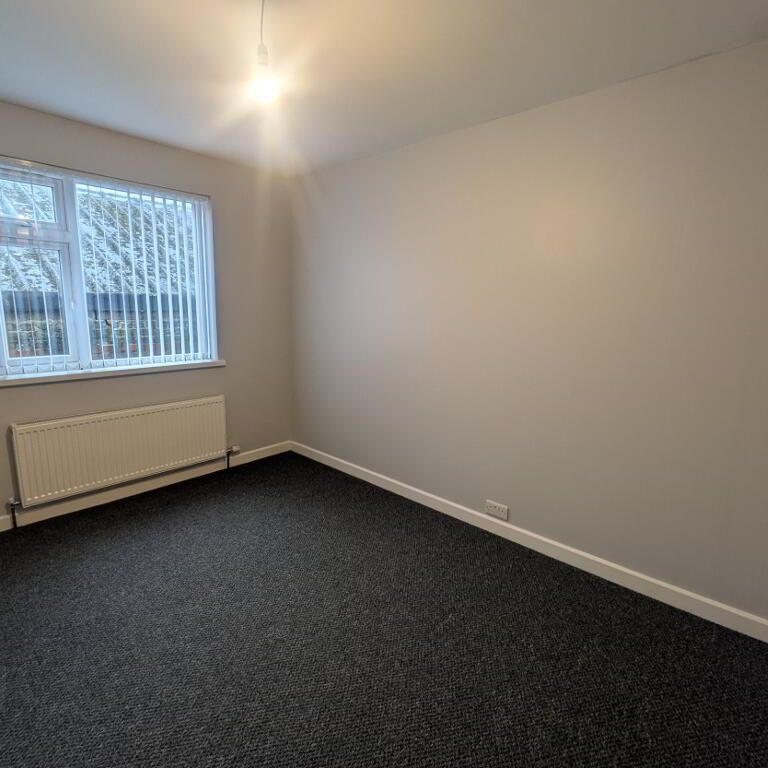 3 Carson Street, Larne, BT40 1SF - Photo 1