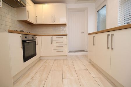 House - Terraced For Rent Dumfries Street, Treorchy - Photo 3