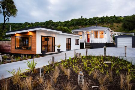 Oh so close to the beach! - Photo 4