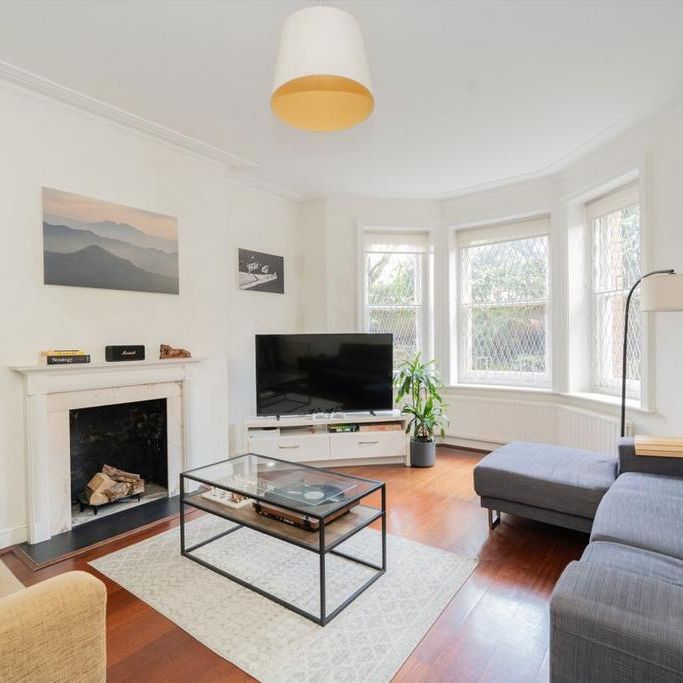 3 bedroom flat to rent - Photo 1