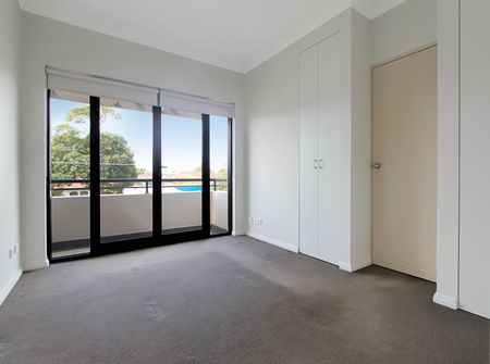 Four-Bedroom Duplex Close to Beach - Photo 3