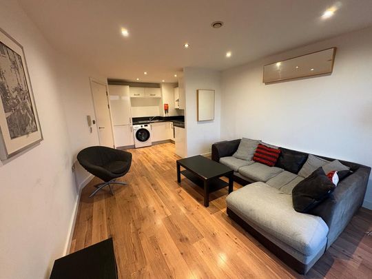 1 bedroom flat to rent - Photo 1