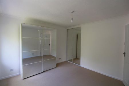 3 bedroom detached house to rent - Photo 2
