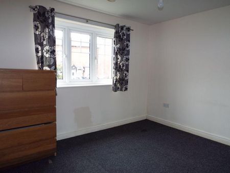 2 bedroom ground floor flat to rent - Photo 4