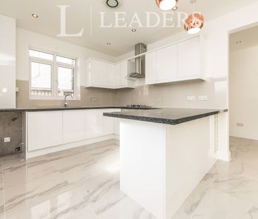 4 bedroom bungalow to rent Park Road, CO15 - Photo 5