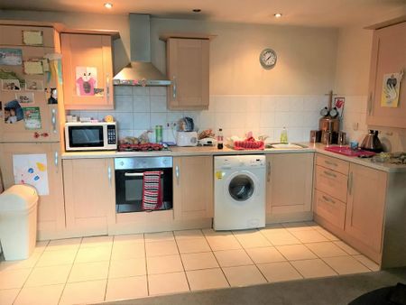 2 bedroom apartment to rent - Photo 3