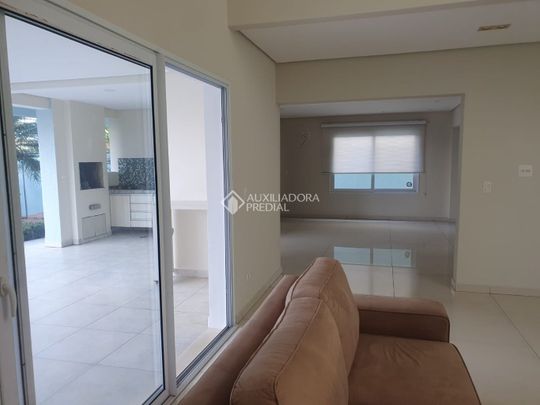 Casa em Condomínio com 4 quartos e 464m² para alugar em Anchieta, São Bernardo do Campo. - Photo 1