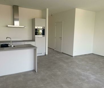 Recent appartement met 2 slaapkamers, parking en zonnig terras - Photo 5