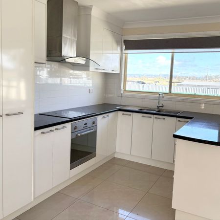 Modern Living - Photo 3