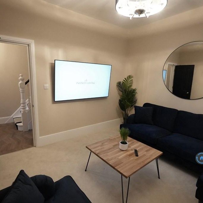 1 bedroom in a house share to rent - Photo 1