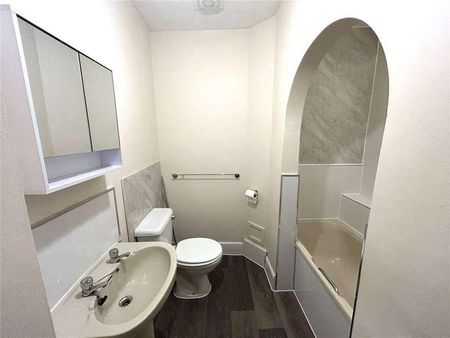 Silver Street, Tiverton, Devon, EX16 - Photo 4