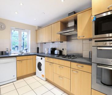 4 bedroom terraced house to rent - Photo 6