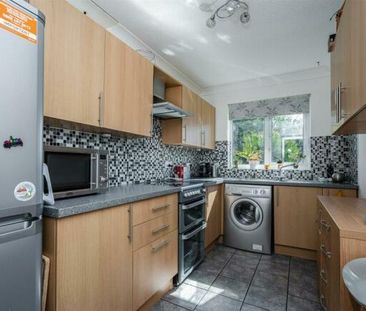 Castleview Gardens, High Wycombe - Photo 6