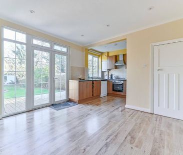 3 bedroom semi-detached house to rent - Photo 3