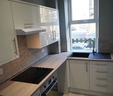 2 Bed Terraced House, Airedale Terrace, LS27 - Photo 3