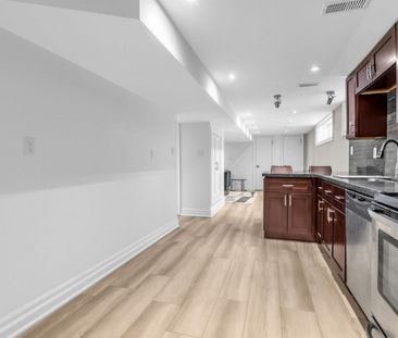 For Lease - 22 Scotswood Road, Toronto, Ontario - Photo 6