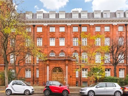 A bright two bedroom apartment on the first floor of a period building with a porter in the centre of Notting Hill - Photo 5