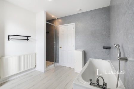 2 bedroom house to rent Redoubt Road, Eastbourne, BN22 - Photo 5