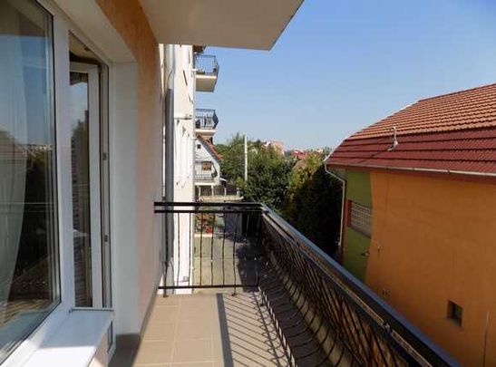 Un apartament care iubeste tineretea - Photo 1