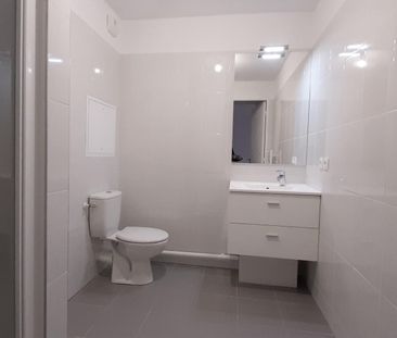location Appartement T2 DE 40.26m² À ROMAINVILLE - Photo 2