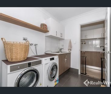 Stylish, Modern & Ready to Impress! - Photo 3