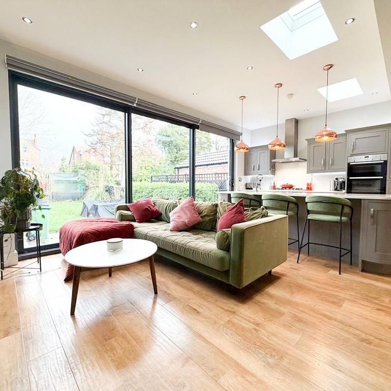 3 bedroom semi-detached house to rent - Photo 1