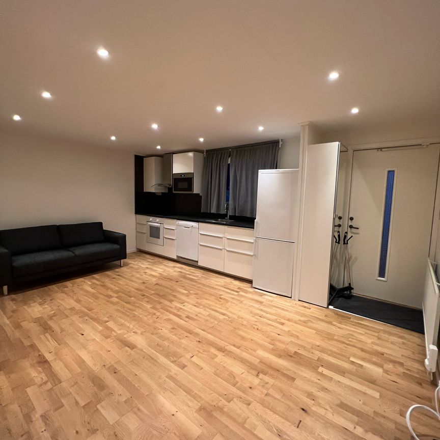 Dagsländevägen, Upplands Väsby - Photo 1