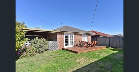 Comfort and Convenience in the Heart of Westmeadows - Photo 5