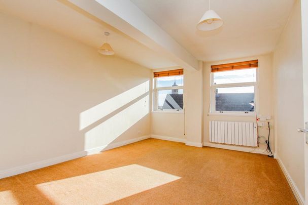2 bedroom maisonette to rent - Photo 1